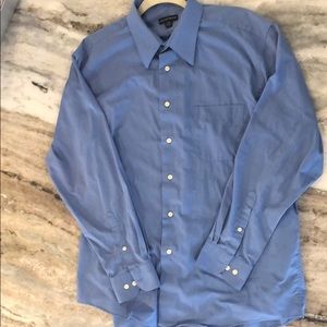 A men’s large light blue dress shirt